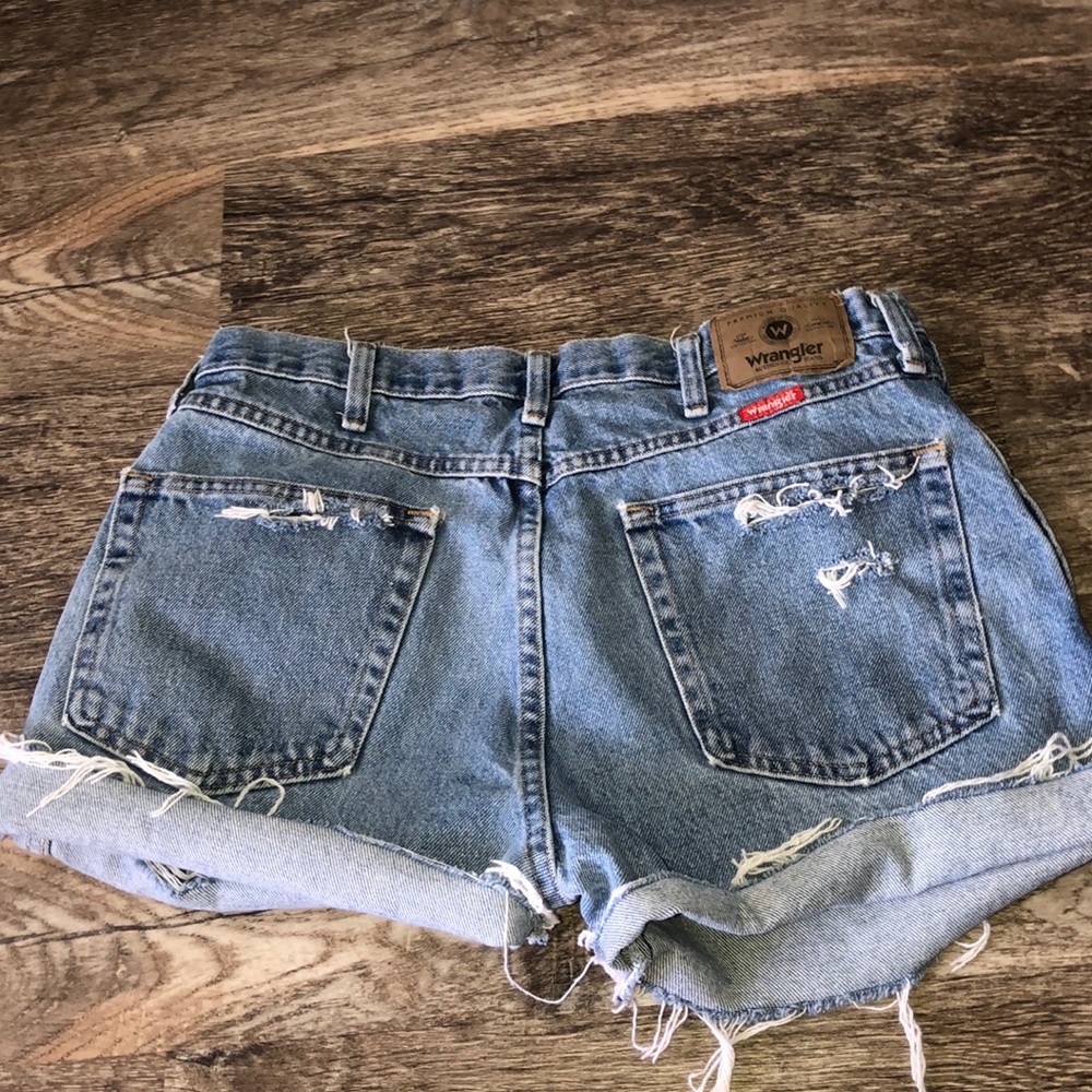 Wrangler high waisted shorts - Picture 2 of 8